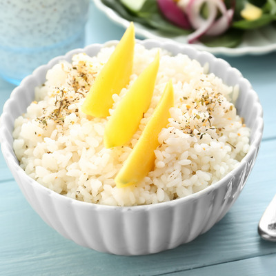 Pudding ryżowy z mango i sezamem